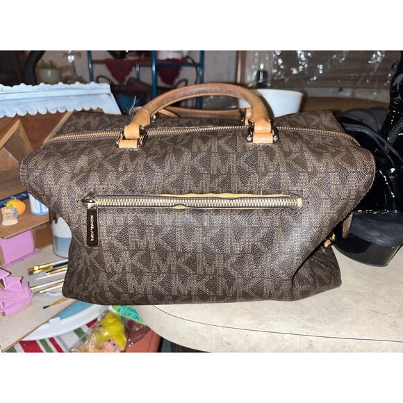 Michael Kors Kirby large satchel in brown monogram printed pebble leather. - Picture 1 of 15